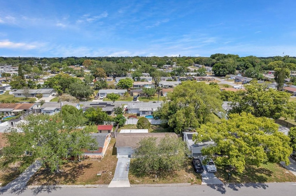 5053 Springland Dr, Tarpon Springs FL 34690-2048 exterior