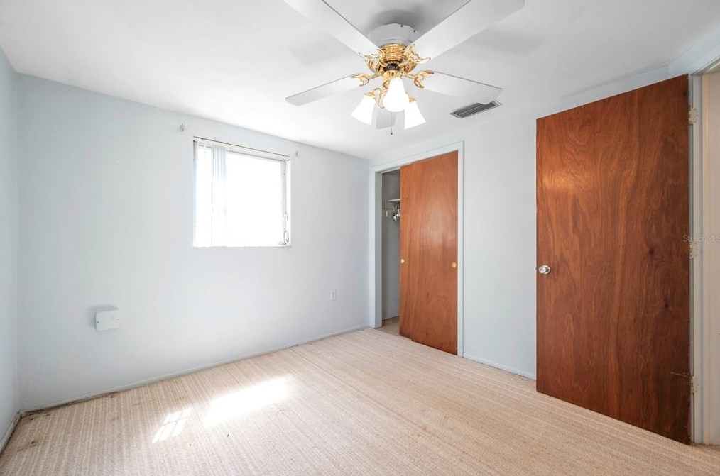 5053 Springland Dr, Tarpon Springs FL 34690-2048 exterior