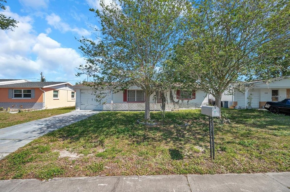 5053 Springland Dr, Tarpon Springs FL 34690-2048 exterior