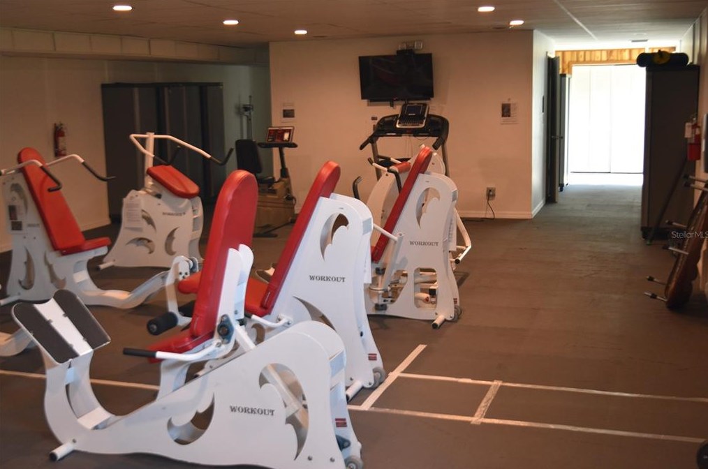 1250 Pinellas Ave, Tarpon Springs FL  34689-6901 exterior