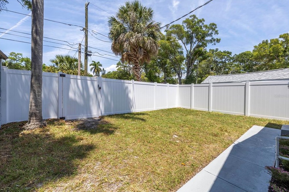 753 16 Ave, Saint Petersburg FL  33701-5711 exterior