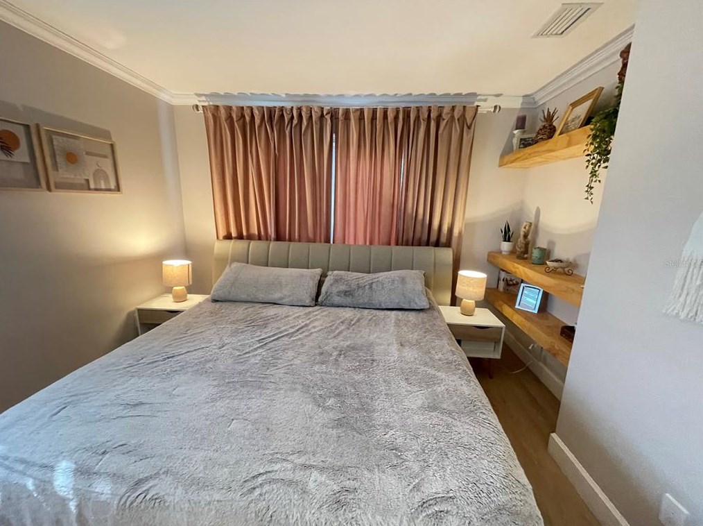 1534 Wexford Dr, Palm Harbor FL  34683-6229 exterior