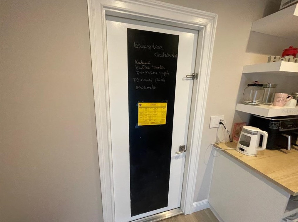 1534 Wexford Dr, Palm Harbor FL  34683-6229 exterior