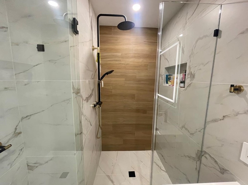 1534 Wexford Dr, Palm Harbor FL  34683-6229 exterior