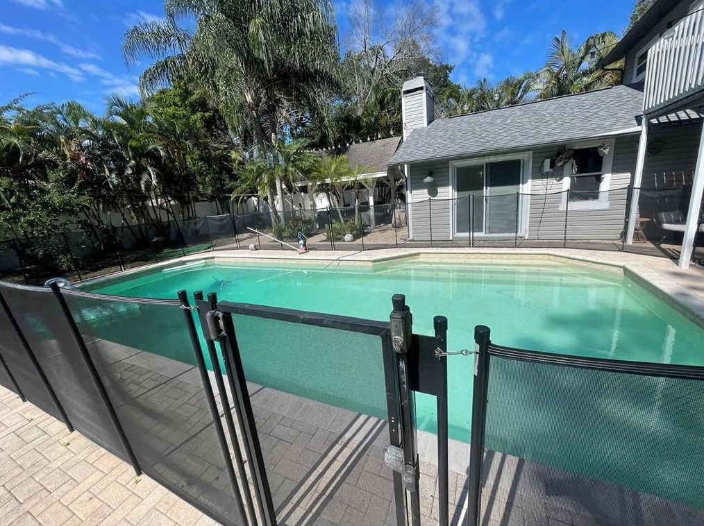 1534 Wexford Dr, Palm Harbor FL  34683-6229 exterior