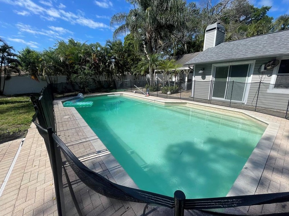 1534 Wexford Dr, Palm Harbor FL  34683-6229 exterior