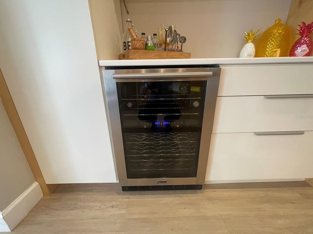 1534 Wexford Dr, Palm Harbor FL  34683-6229 exterior