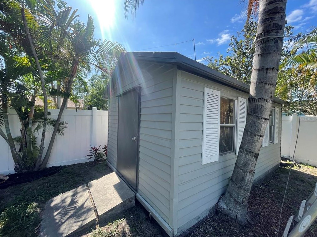 1534 Wexford Dr, Palm Harbor FL  34683-6229 exterior