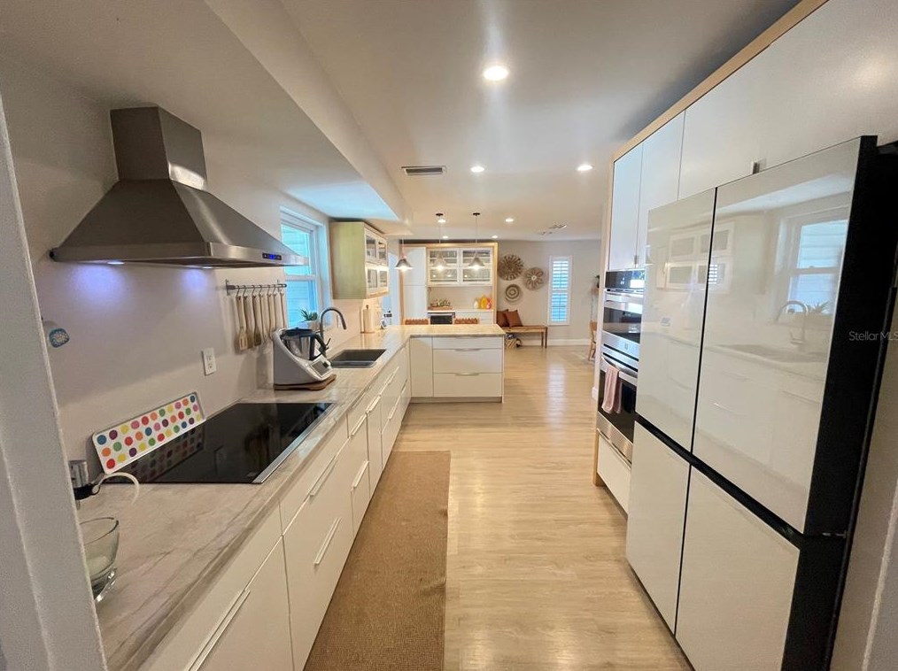 1534 Wexford Dr, Palm Harbor FL  34683-6229 exterior