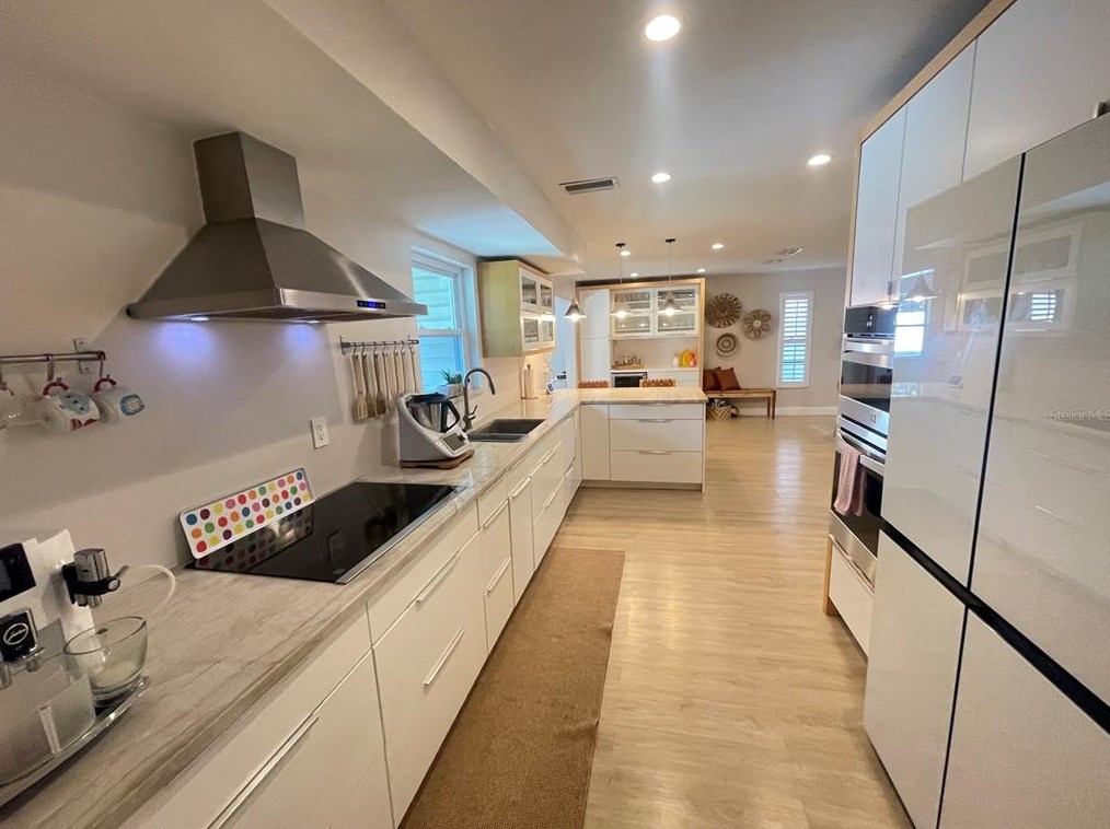 1534 Wexford Dr, Palm Harbor FL  34683-6229 exterior