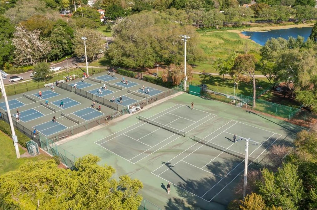 810 29th Ave, Saint Petersburg FL  33704-2019 exterior