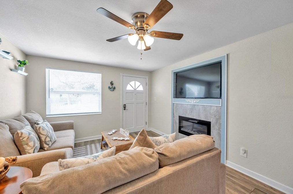 8900 Southern Comfort Dr, Largo FL  33773-4731 exterior