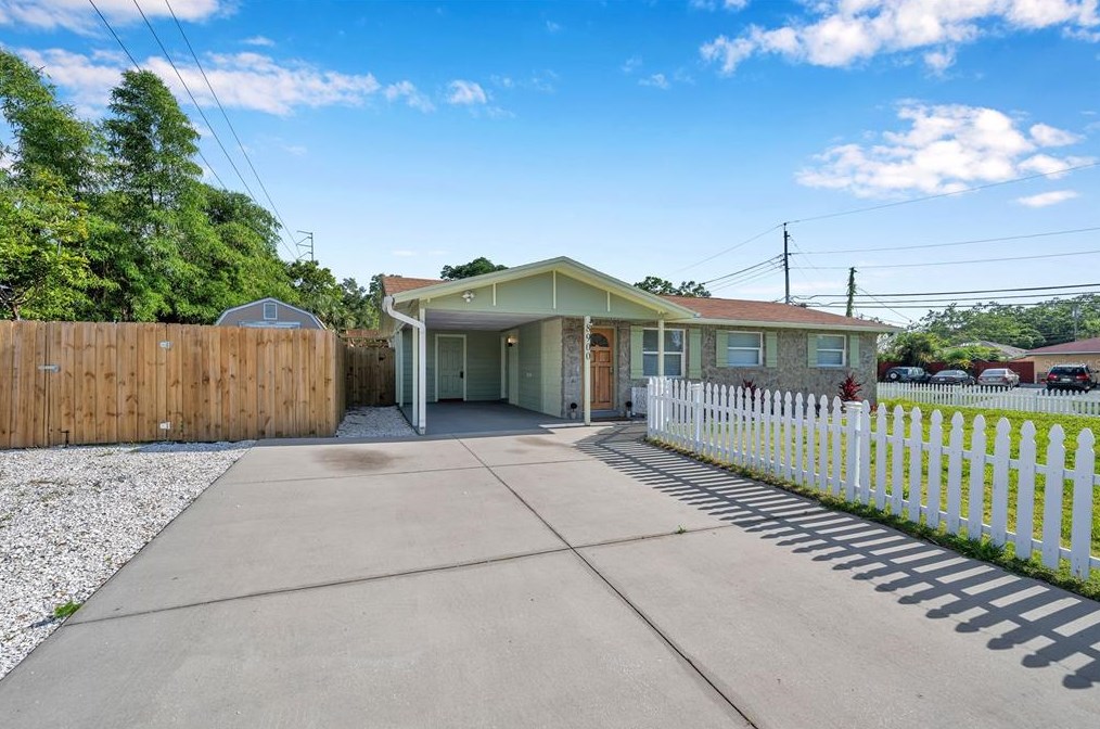 8900 Southern Comfort Dr, Largo FL  33773-4700 exterior