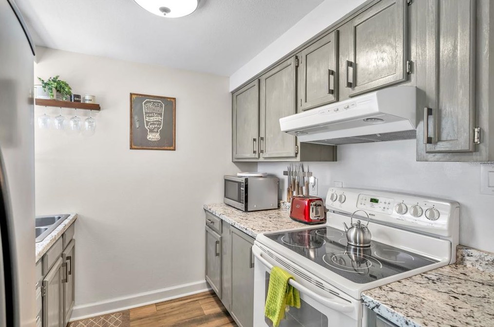 8900 Southern Comfort Dr, Largo FL  33773-4731 exterior