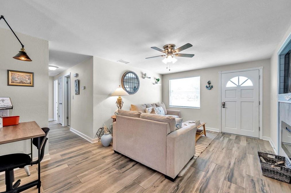 8900 Southern Comfort Dr, Largo FL  33773-4731 exterior