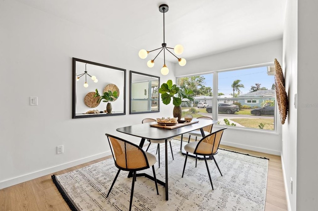 4811 Del Rio Way, Saint Petersburg FL  33711-3628 exterior