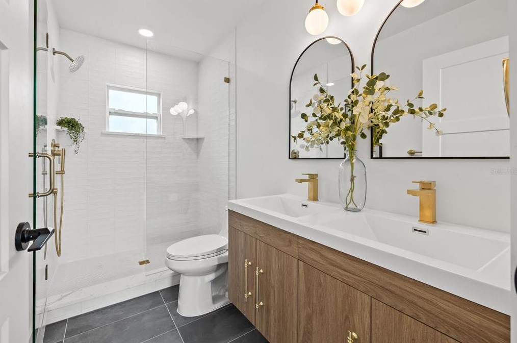 4811 Del Rio Way, Saint Petersburg FL  33711-3628 exterior