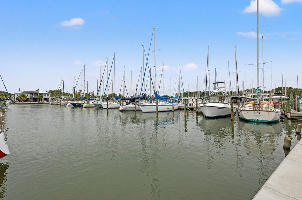 4811 Del Rio Way, Saint Petersburg FL  33711-3628 exterior