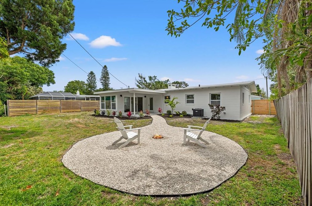 4811 Del Rio Way, Saint Petersburg FL  33711-3628 exterior