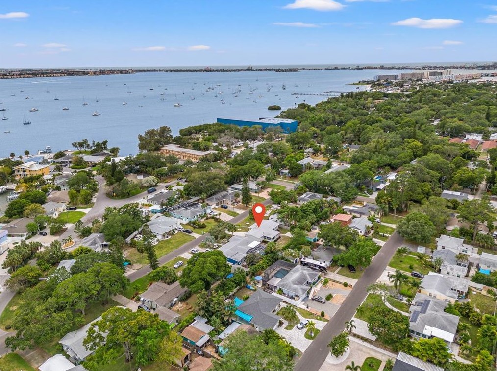 4811 Del Rio Way, Saint Petersburg FL  33711-3628 exterior