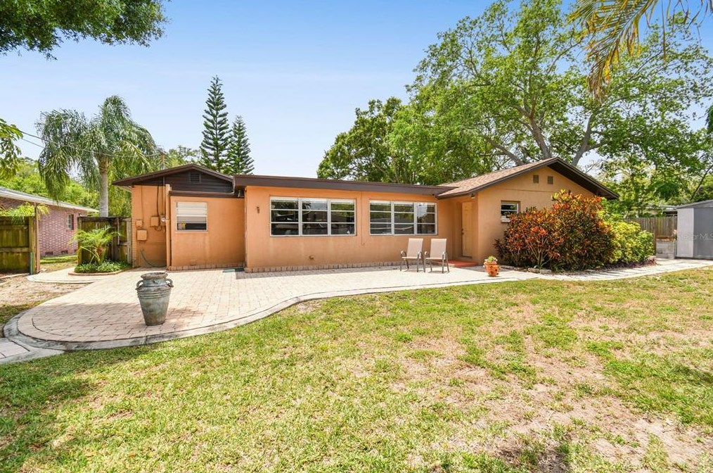 831 40 Ave, Saint Petersburg FL  33703-4630 exterior