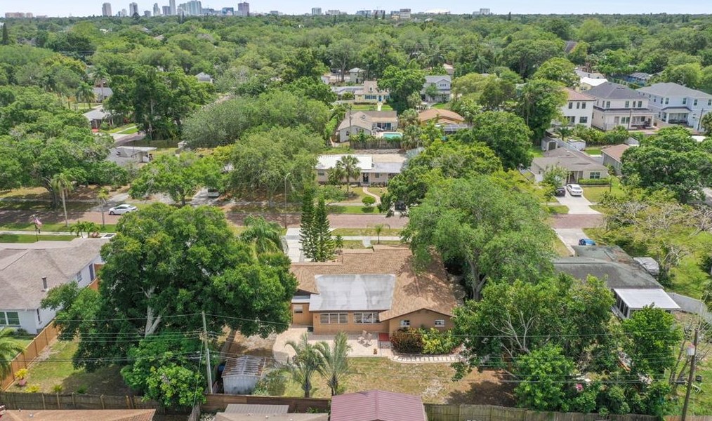 831 40 Ave, Saint Petersburg FL  33703-4630 exterior