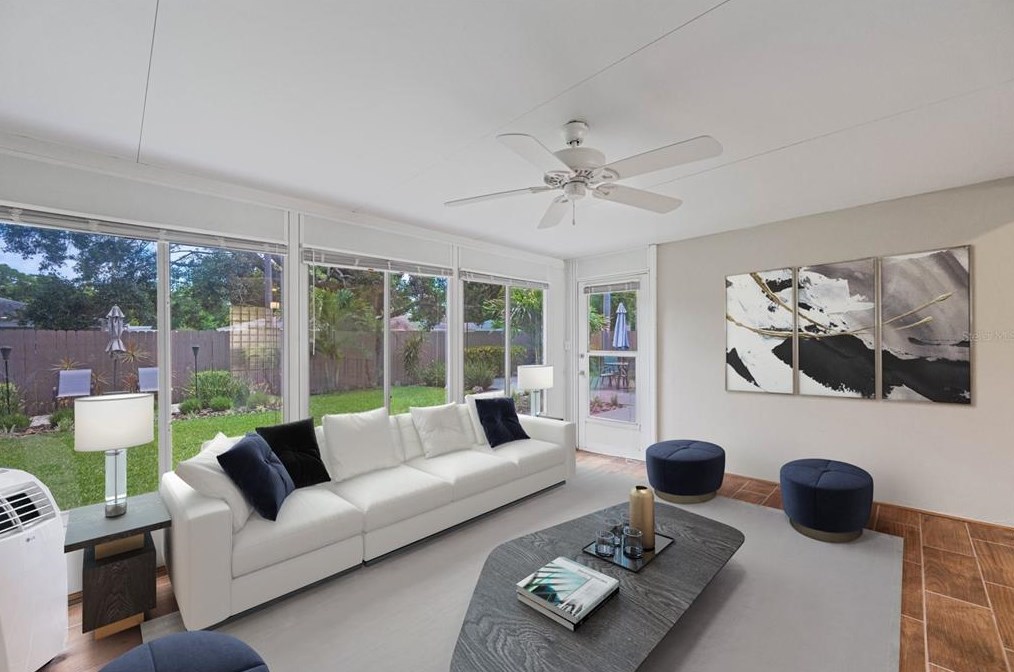 2604 Frst Pkwy, Largo FL  33771-1452 exterior