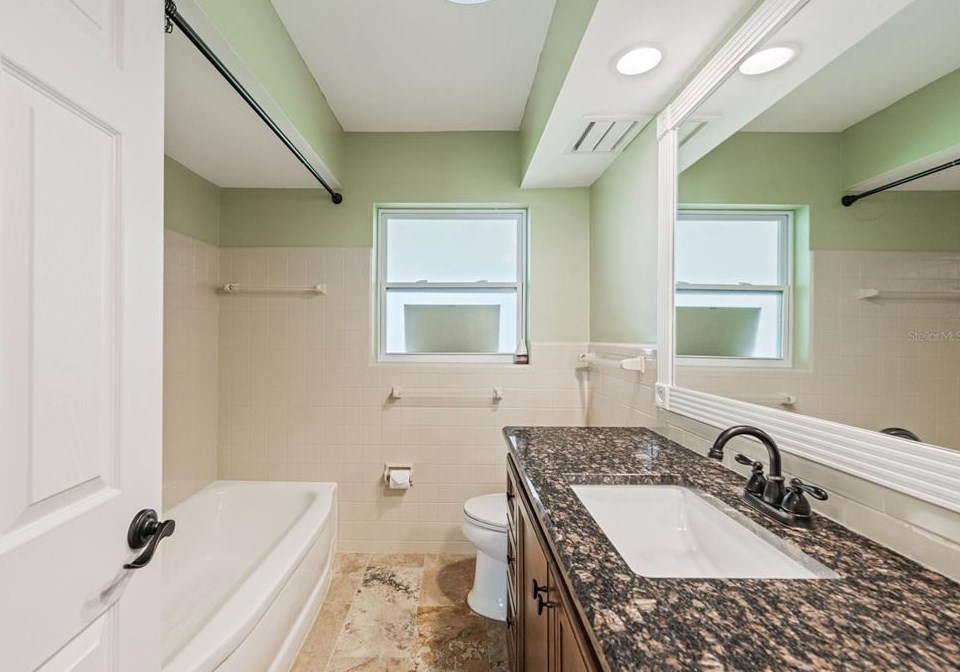 2604 Frst Pkwy, Largo FL  33771-1452 exterior