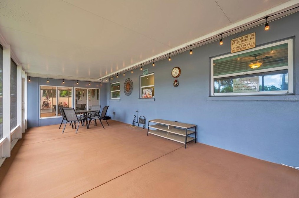 2604 Frst Pkwy, Largo FL  33771-1452 exterior