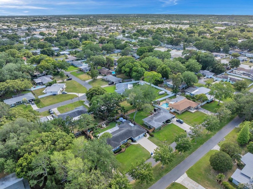 2604 Frst Pkwy, Largo FL  33771-1452 exterior