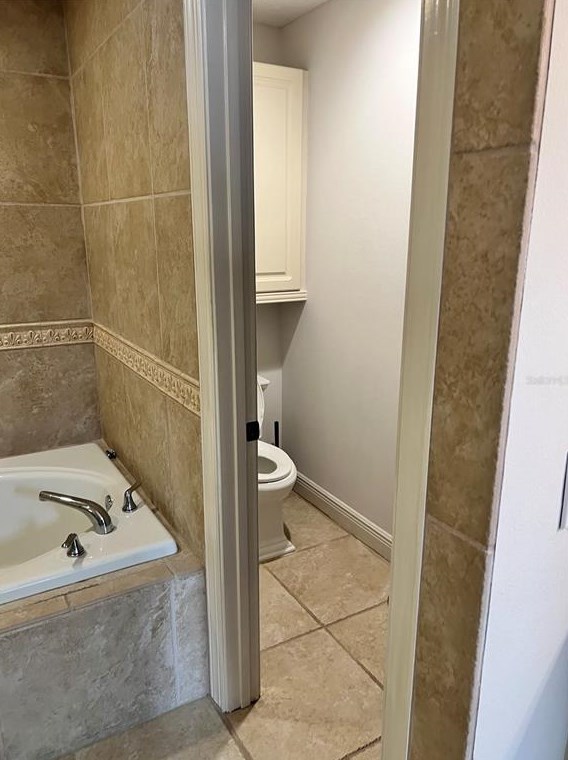 123 Valencia Cir, Saint Petersburg FL  33716-1212 exterior