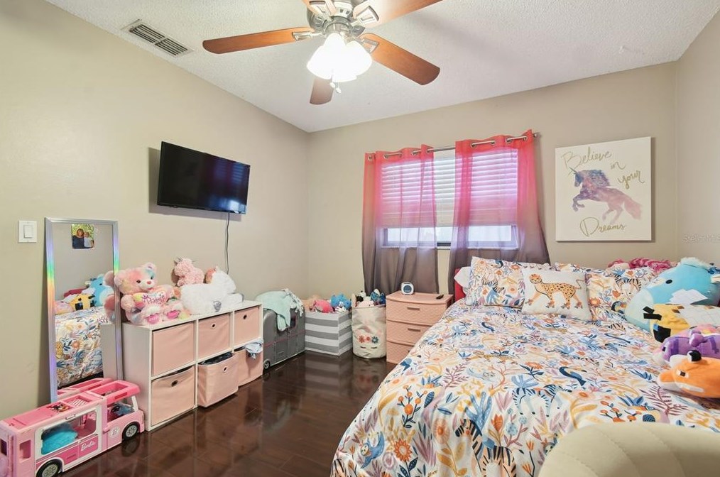 2777 Valencia Ln, Palm Harbor FL  34684-3936 exterior