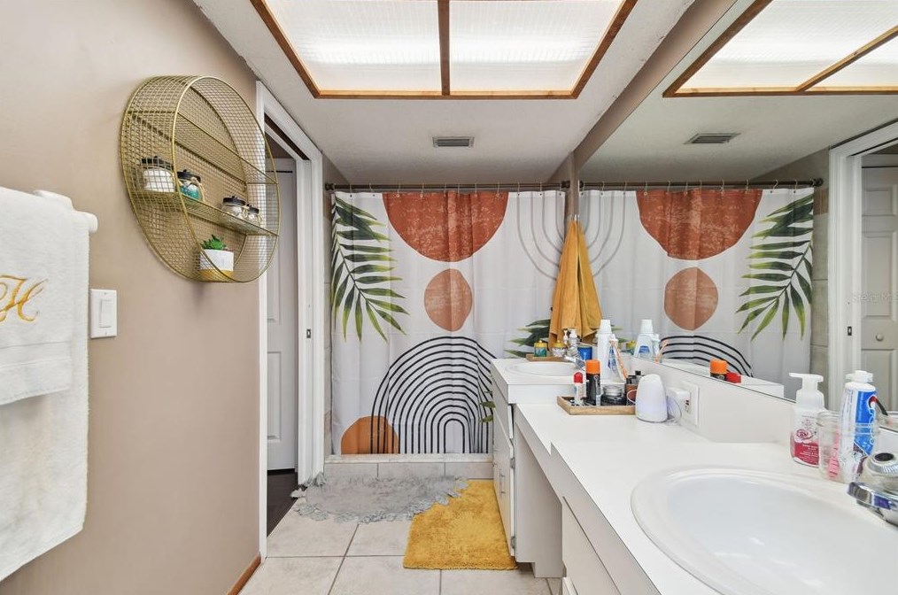 2777 Valencia Ln, Palm Harbor FL  34684-3936 exterior