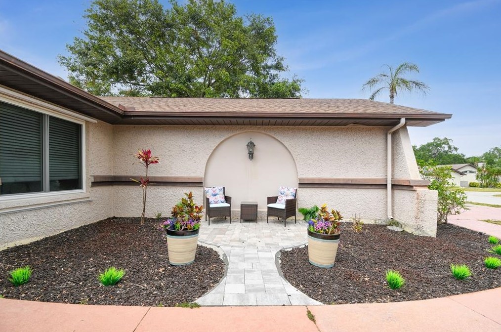 2777 Valencia Ln, Palm Harbor FL  34684-3936 exterior