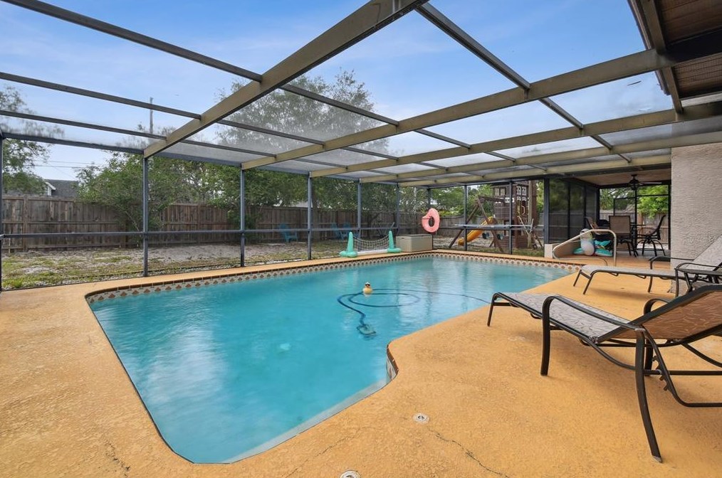 2777 Valencia Ln, Palm Harbor FL  34684-3936 exterior