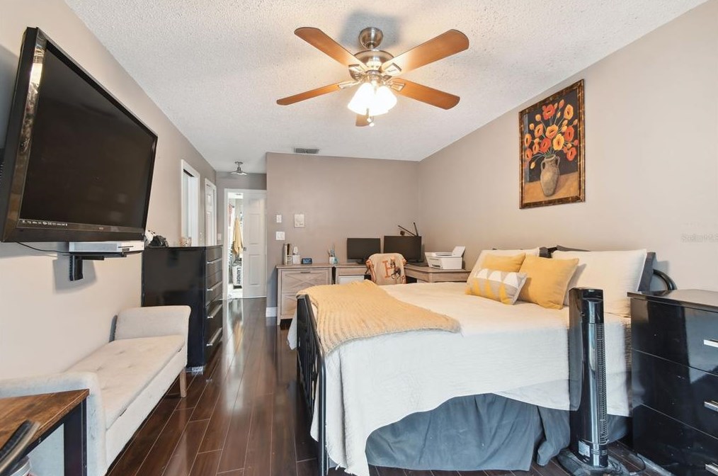 2777 Valencia Ln, Palm Harbor FL  34684-3936 exterior