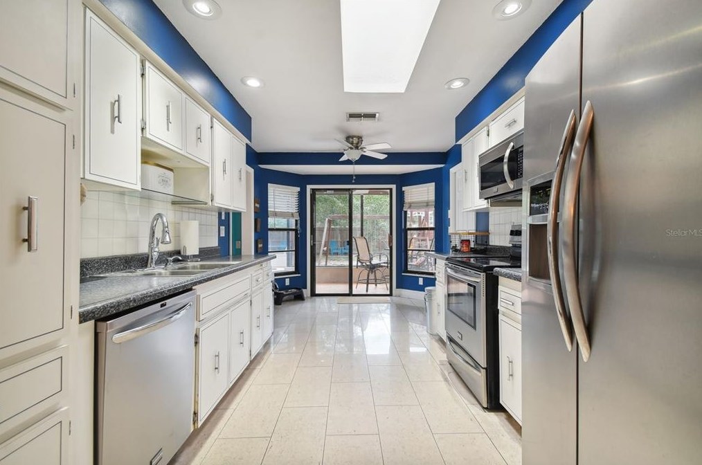 2777 Valencia Ln, Palm Harbor FL  34684-3936 exterior