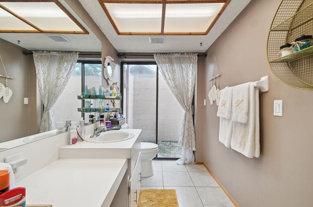 2777 Valencia Ln, Palm Harbor FL  34684-3936 exterior