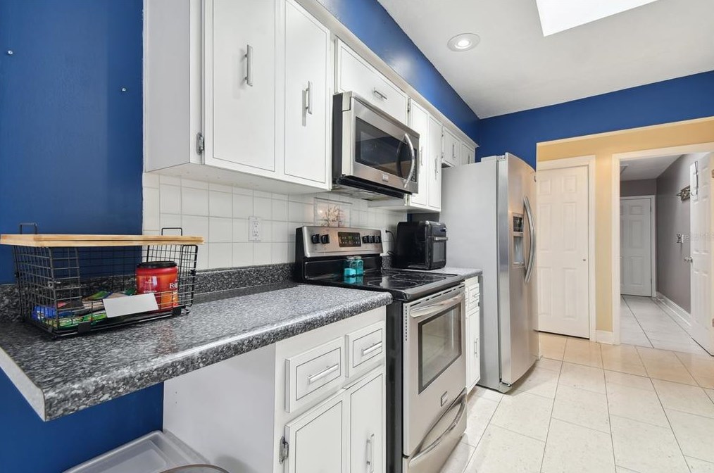 2777 Valencia Ln, Palm Harbor FL  34684-3936 exterior