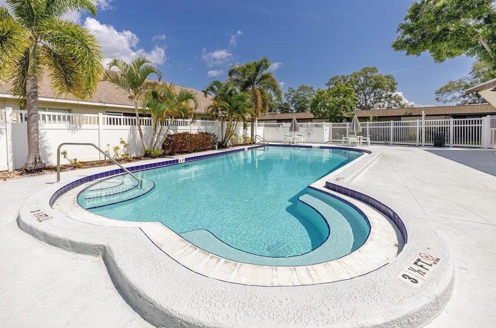 609 Green Valley Rd, Palm Harbor FL  34683-5153 exterior