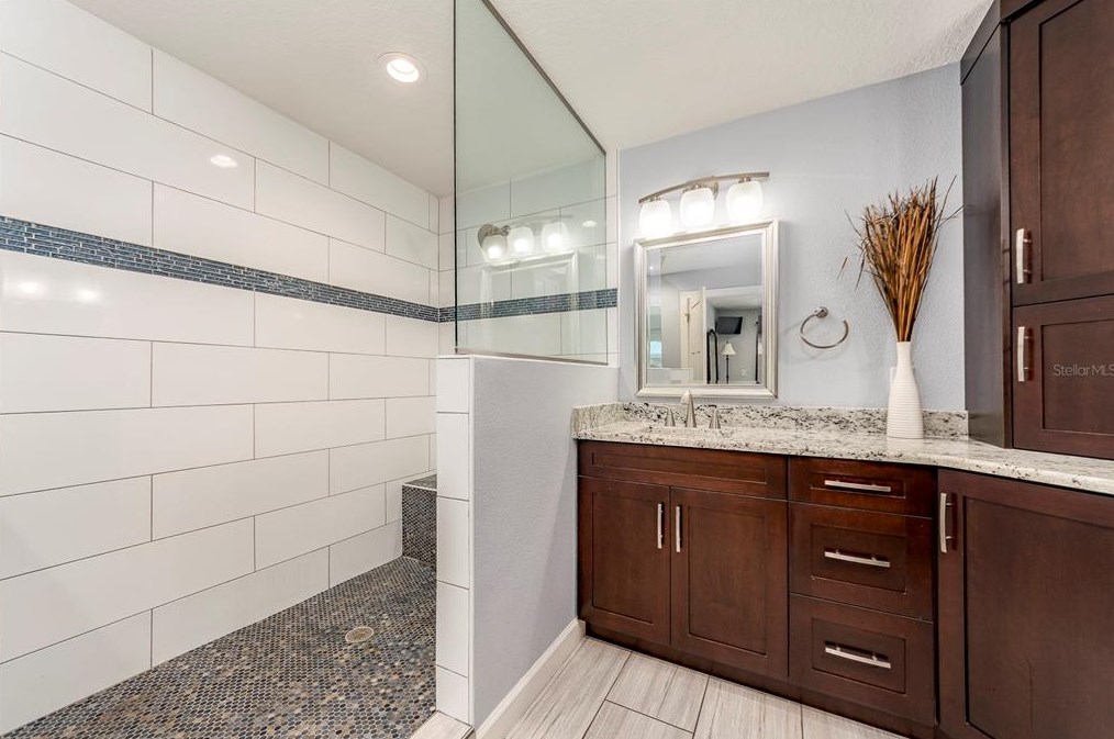 11233 142 Way, Largo FL  33774-4423 exterior