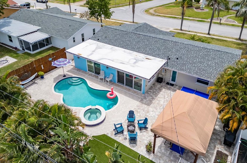 11233 142 Way, Largo FL  33774-4423 exterior