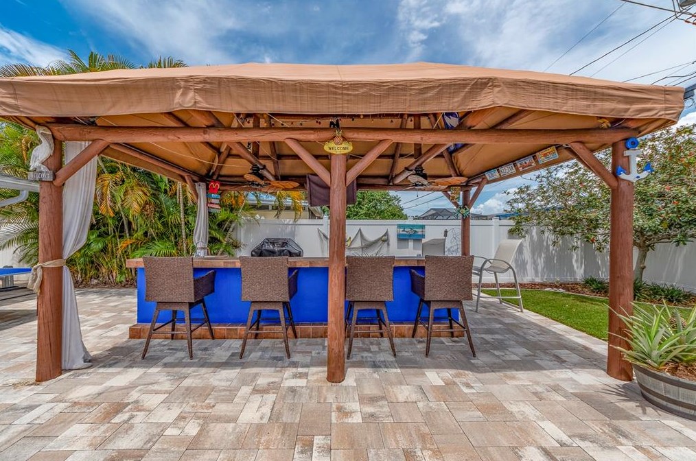 11233 142 Way, Largo FL  33774-4423 exterior