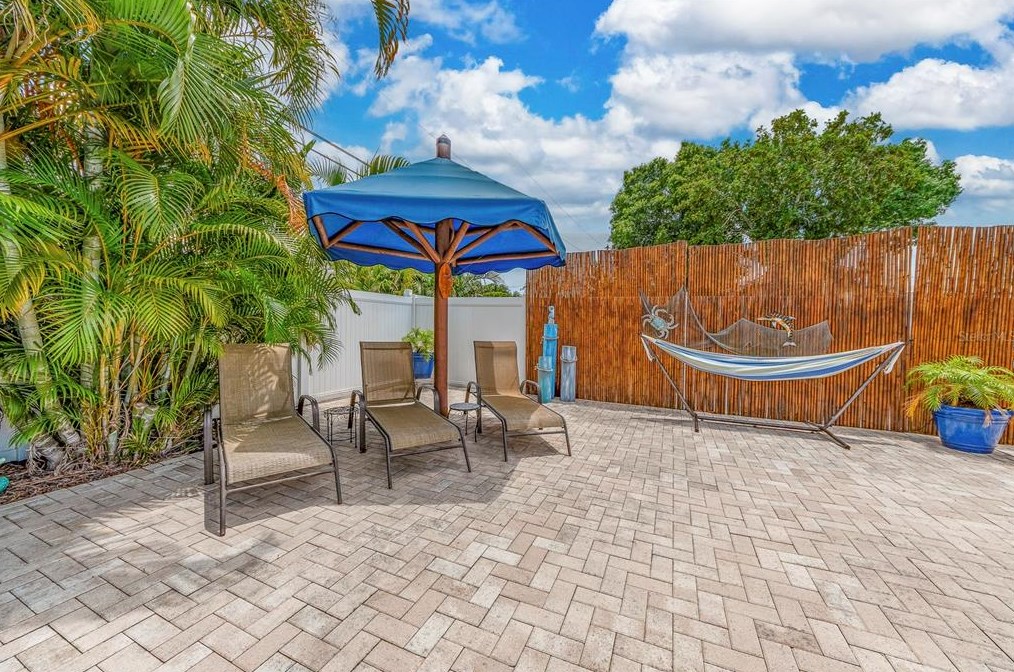 11233 142 Way, Largo FL  33774-4423 exterior