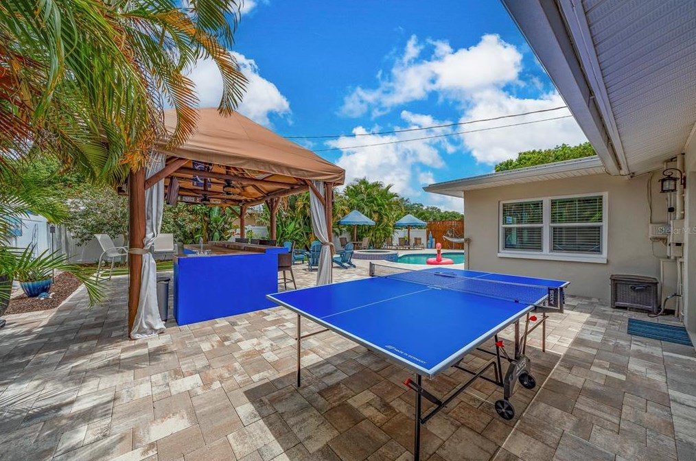 11233 142 Way, Largo FL  33774-4423 exterior