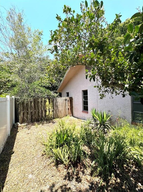 705 Wild Oak Ln, Palm Harbor FL  34683-3033 exterior