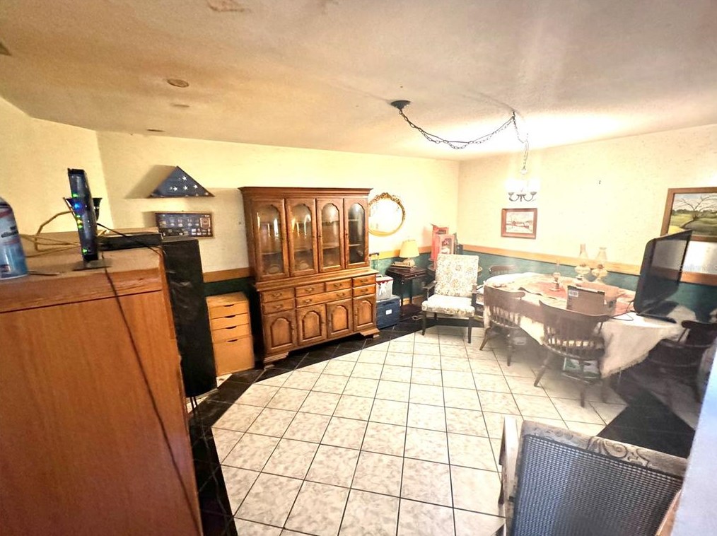 705 Wild Oak Ln, Palm Harbor FL  34683-3033 exterior