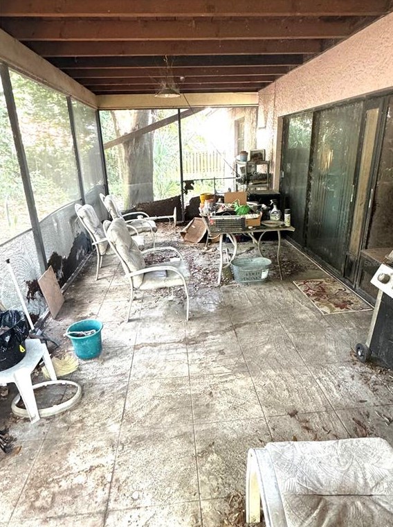 705 Wild Oak Ln, Palm Harbor FL  34683-3033 exterior