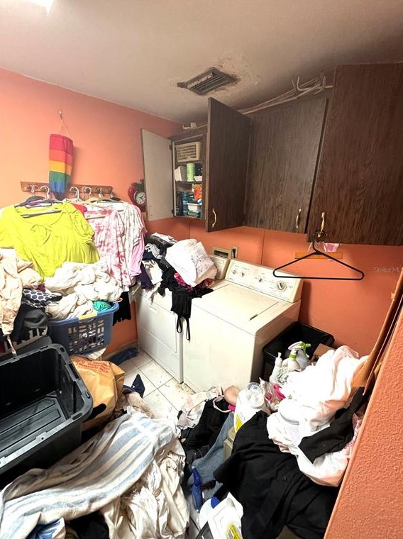 705 Wild Oak Ln, Palm Harbor FL  34683-3033 exterior