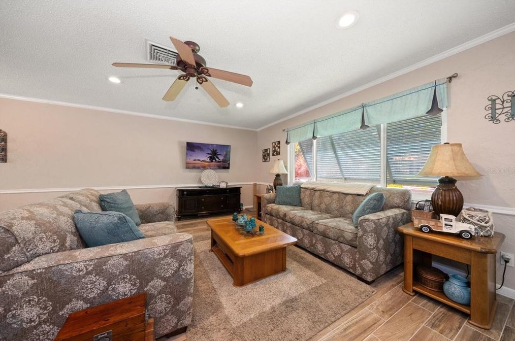 12903 Mia Cir, Largo FL exterior